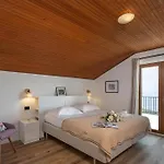 Kvarner With Heated Pool - Happy בית נופש