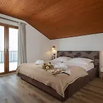 בית נופש Kvarner With Heated Pool - Happy