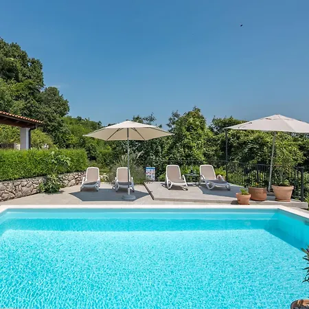 Hébergement de vacances Kvarner With Private Heated Pool