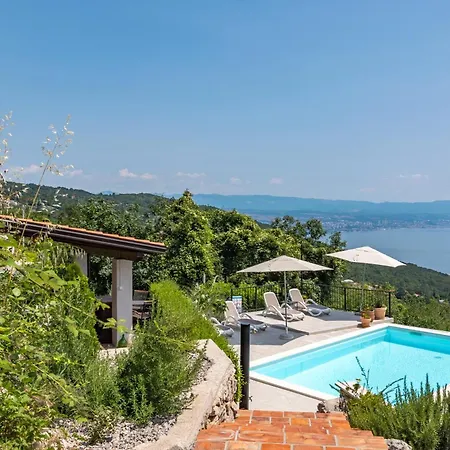 Kvarner With Private Heated Pool Hébergement de vacances Ičići