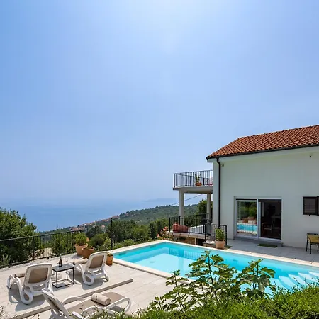 Feriehus Kvarner With Private Heated Pool
