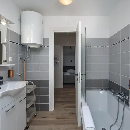 Kvarner With Private Heated Pool Prázdninový dům Ičići