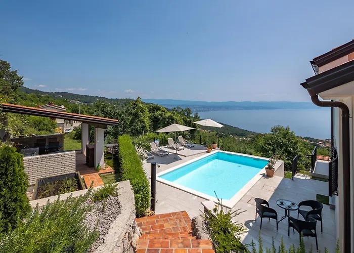 Kvarner With Private Heated Pool Hébergement de vacances *