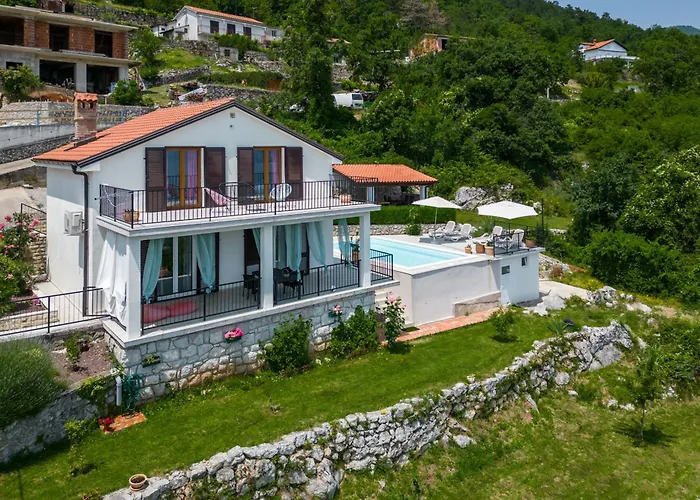 Hébergement de vacances Kvarner With Private Heated Pool