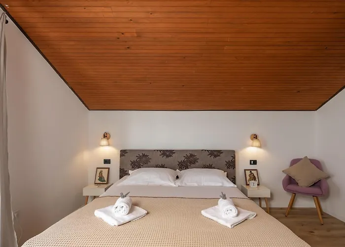 Kvarner With Private Heated Pool Ferienhaus Ičići